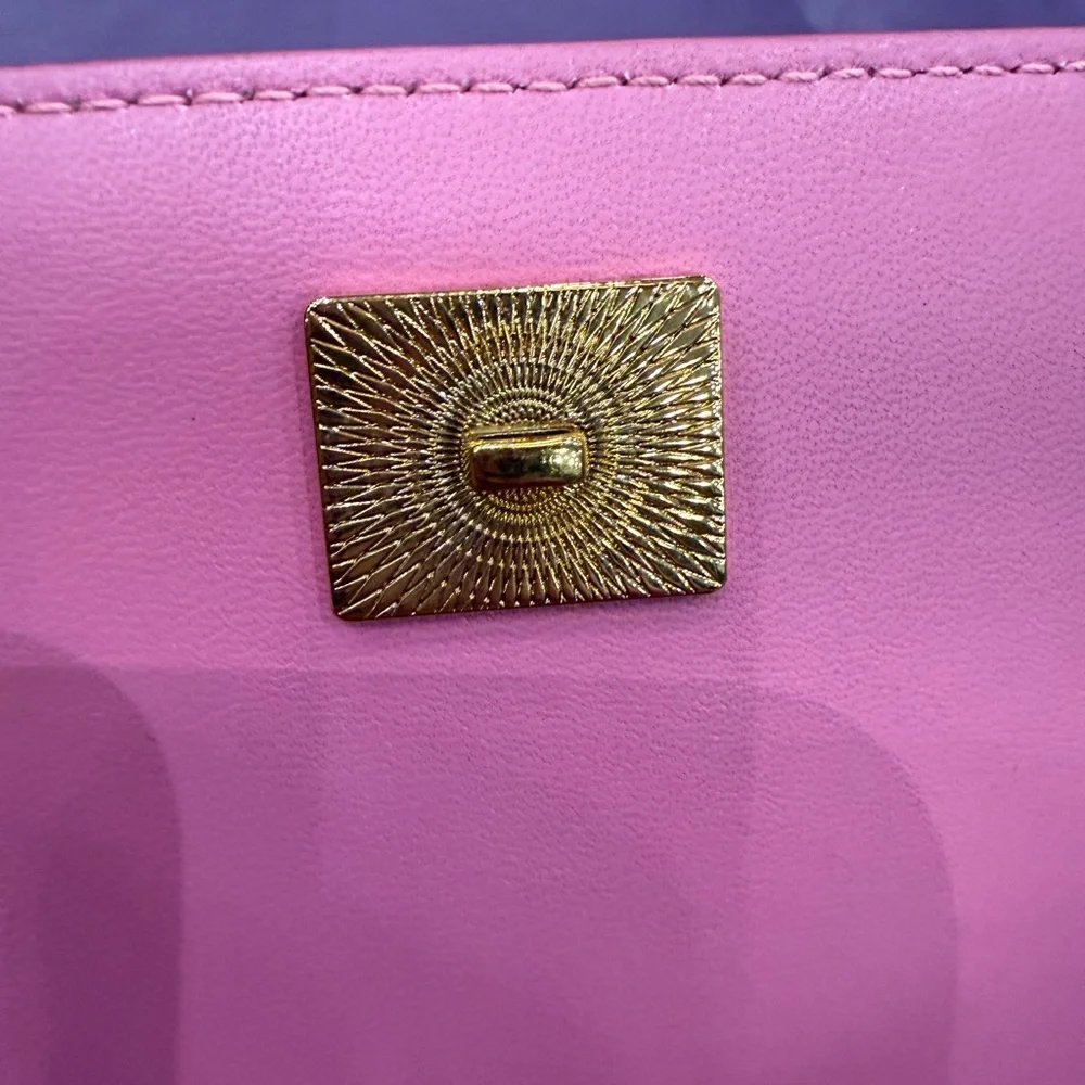 D&G Pink Quilted Crossbody Bag with Gold Chain - Picture 4 of 9